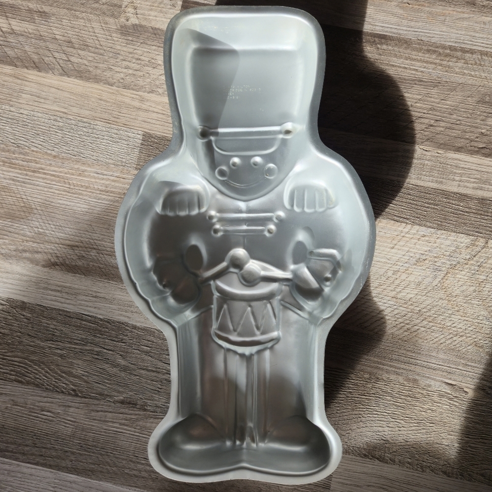 Vintage Wilton 1979 Aluminum Cake Pan Drummer Boy Toy Soldier Nutcracker